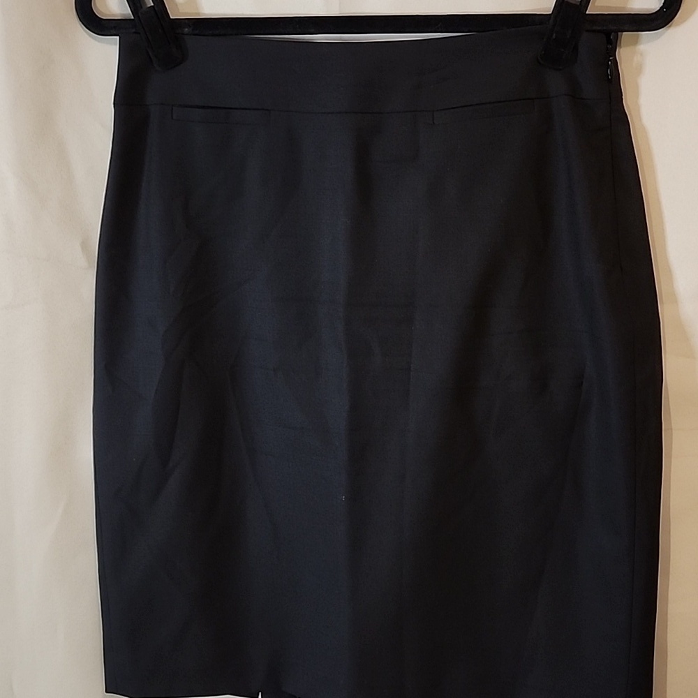 Banana Republic Classic Black Pencil Skirt, size 4P